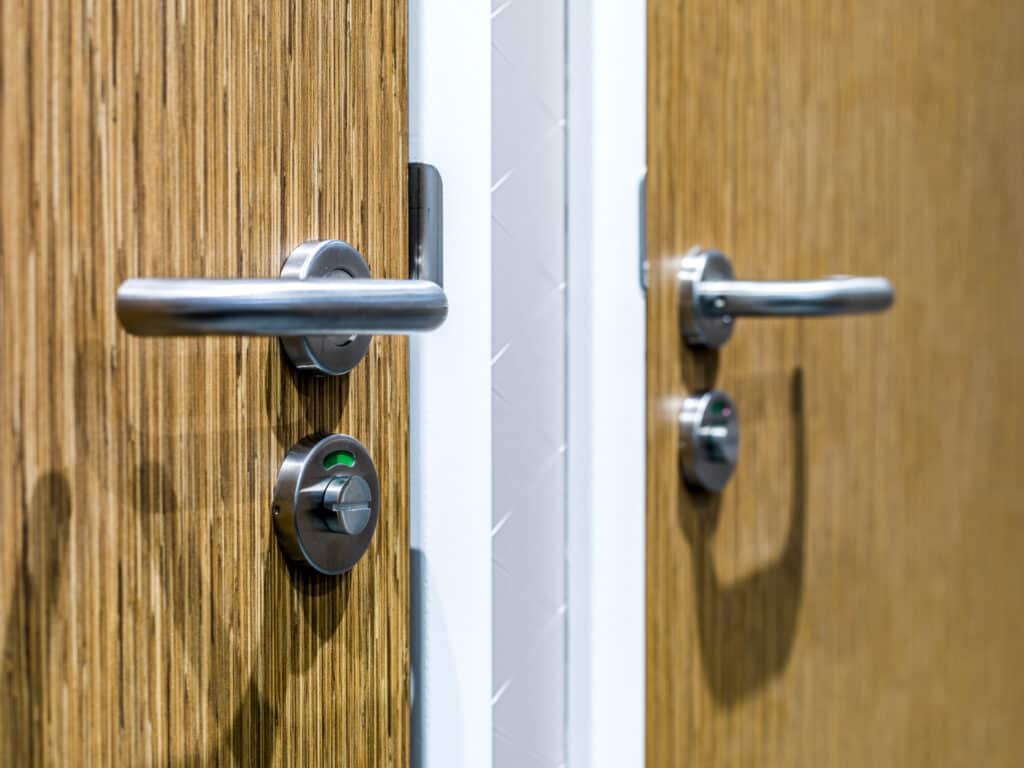 Utiliteitsdeuren in hout